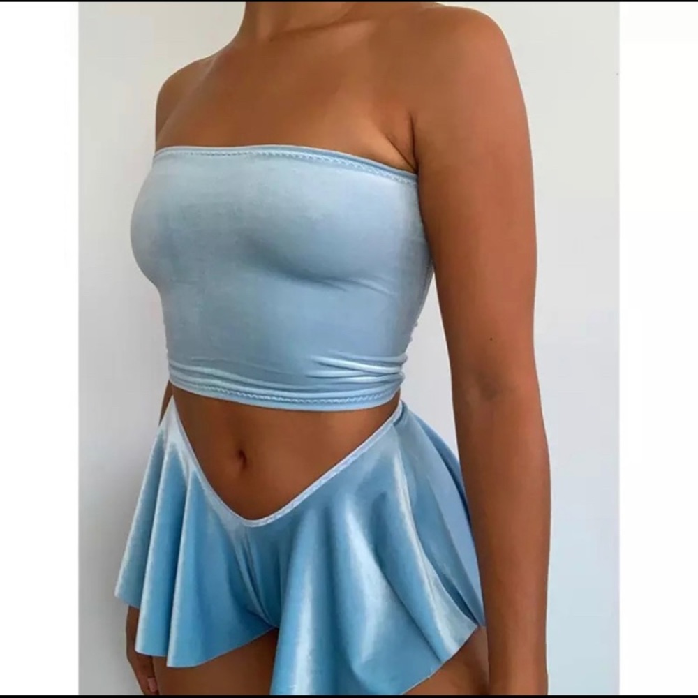 Flowy booty shorts 🦋🍑